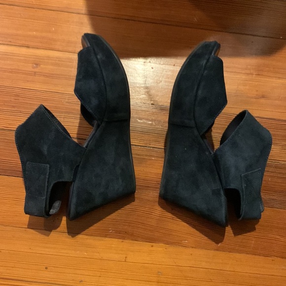 Blue suede wedges - Picture 3 of 5